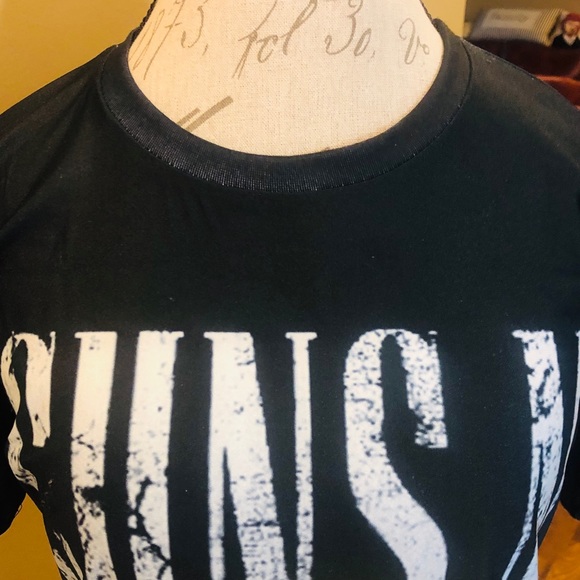🔫’s & 🌹’s GUNS & ROSES CONCERT T-SHIRT 🌹🔫 - Picture 4 of 10